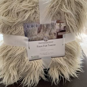 Blanket. Faux fur